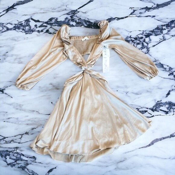 Astr The Label NWT Anamarie Cutout Long Sleeve Champagne Mini Dress Size XS - Picture 3 of 13